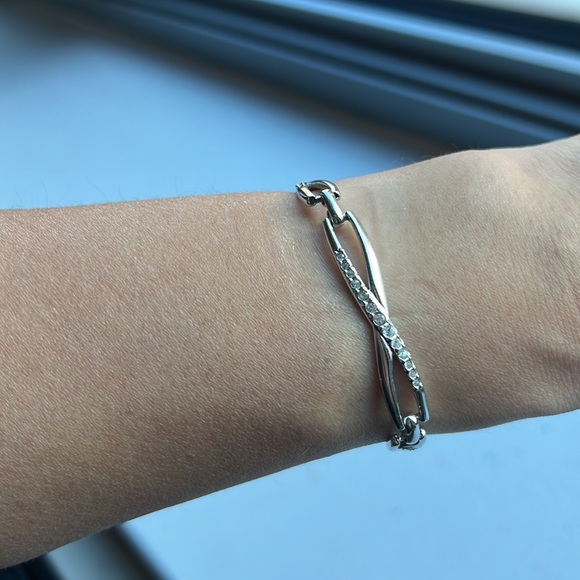 Swarovski Crystals Pave Twisted Link Bracelet - Picture 4 of 5